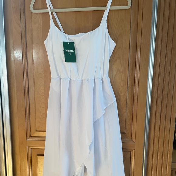 NWT HALARA  Breezeful set S
Shorts have side pocket 
Built in bra  comfy - Picture 5 of 6